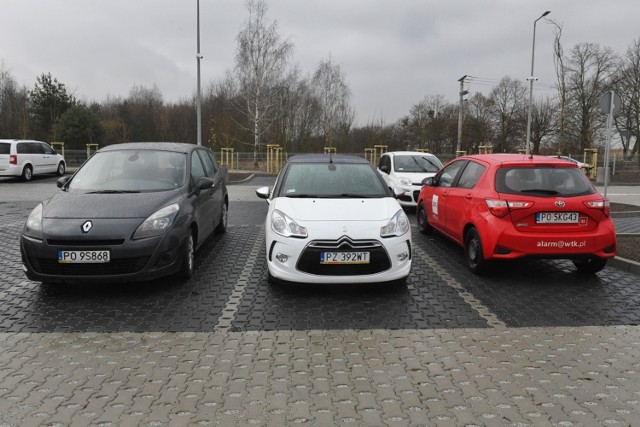 Obecnie w Poznaniu są cztery parkingi P&R. Poza tymi trzema, które otwarto dla kierowców 15 marca, od lutego 2018 roku parking „parkuj i jedź” funkcjonuje przy ulicy Szymanowskiego, w pobliżu przystanku Poznańskiego Szybkiego Tramwaju na Piątkowie. Dysponuje on  130 miejscami postojowymi. W ten sposób od poniedziałku, 15 marca na wszystkich poznańskich parkingach P&R znajduje się łącznie 337 miejsc postojowych.