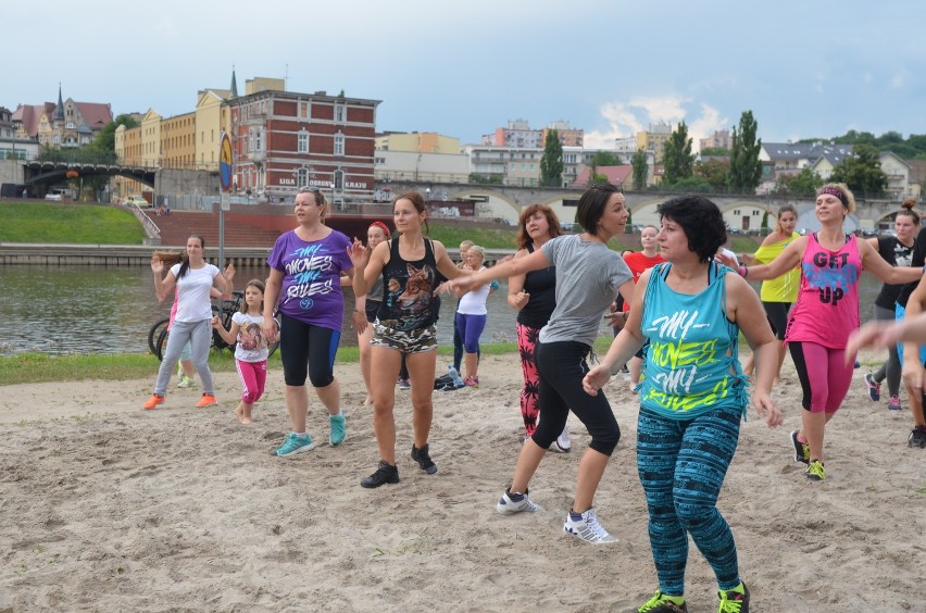 W każdy wtorek o 19.00 na plaży miejskiej organizowane są...