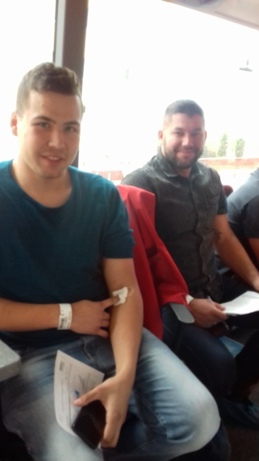 Członkowie Klubu Honorowych Dawców Krwi działającego przy komendzie policji w Radziejowie oddali krew dla małego Kubusia [zdjęcia]