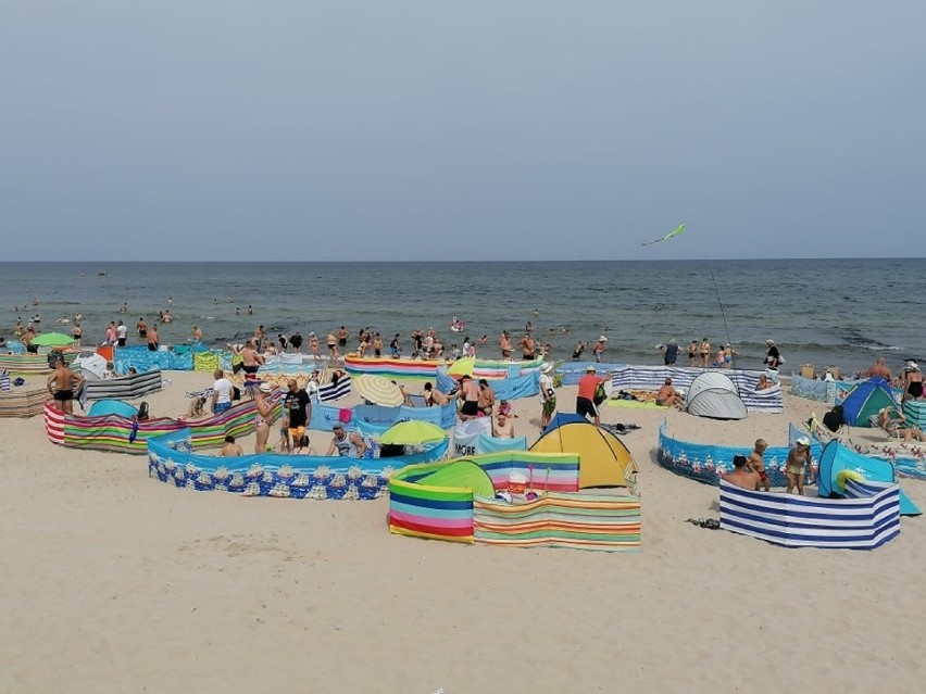 Niedziela na plaży w Sarbinowie.