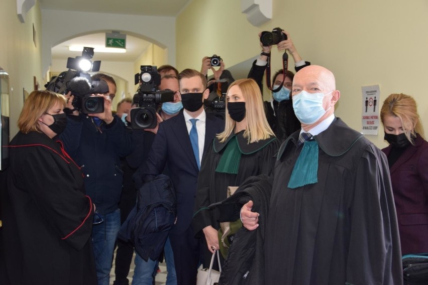 Odszkodowanie dla Tomasza Komendy. Wyrok sądu w Opolu za niesłuszne skazanie Komendy za zabójstwo i 18 lat spędzone w więzieniu