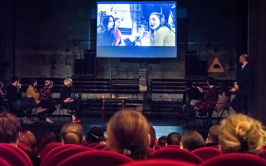 Teatr Zagłębia schodzi ze sceny. Możecie spotkać aktorów w innych miejscach