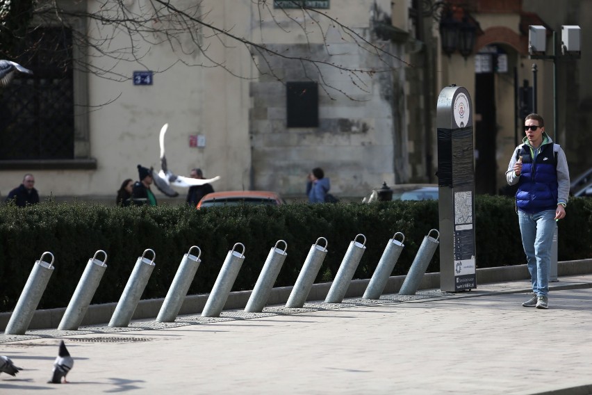 Kraków. Rowery miejskie czekają już wszędzie. Tylko nie u nas 