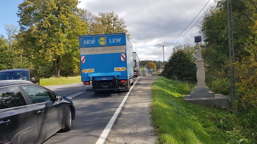 Rogatki trzeba było podnieść ręcznie, zrobiono to dopiero po...