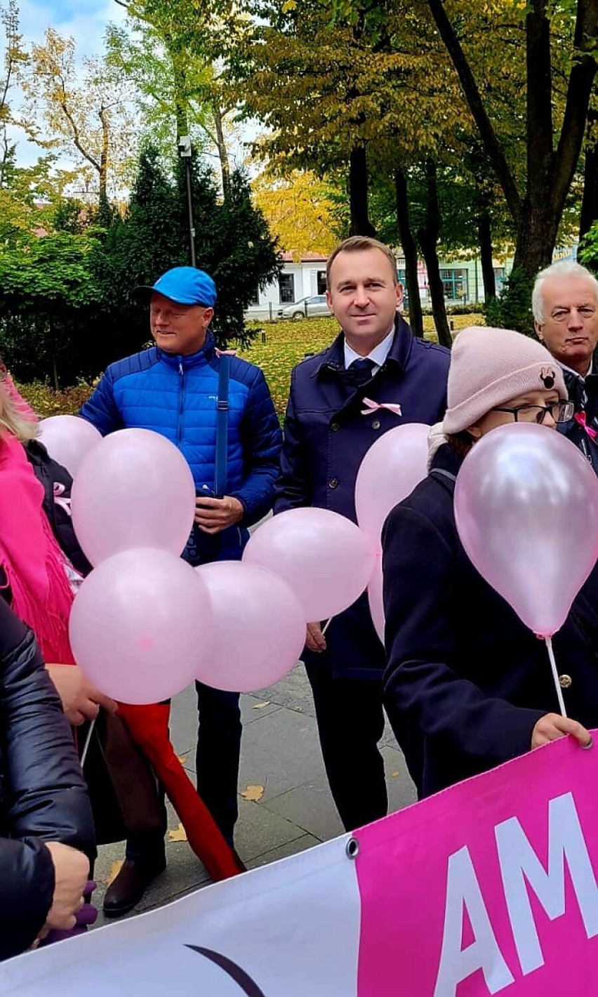 11. Marsz Różowej Wstążeczki w Busku. Panie propagowały profilaktykę raka piersi