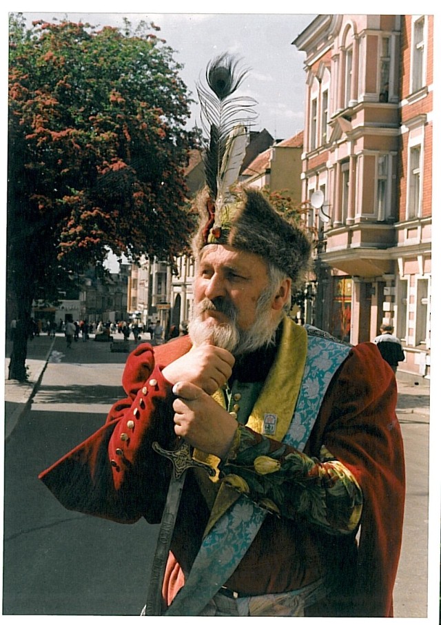 Szambelan zastanawia się nad znajomością historii miasta