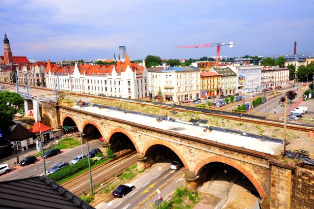 Opóźnia się przebudowa zabytkowego wiaduktu kolejowego nad ul. Grzegórzecką