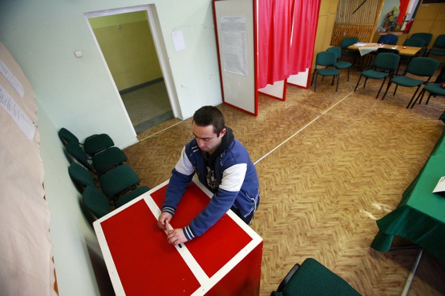 W powiecie lwóweckim frekwencja wyborcza wynosiła 51,73 proc. (7.04, godz 17.00)
