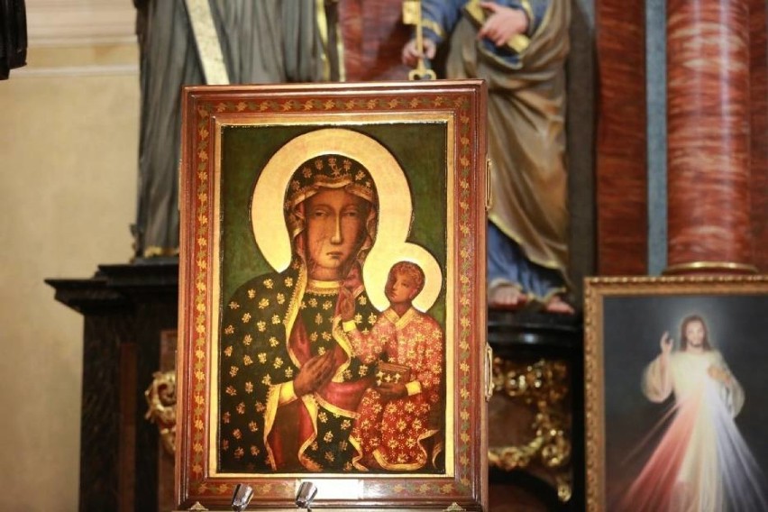 Kiedy kopia Obrazu Jasnogórskiego odwiedzi naszą parafię? "Z Maryją w nowe czasy"