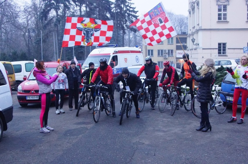 Wielkoorkiestrowa sztafeta cyklistów jedzie do Warszawy [FOTO]
