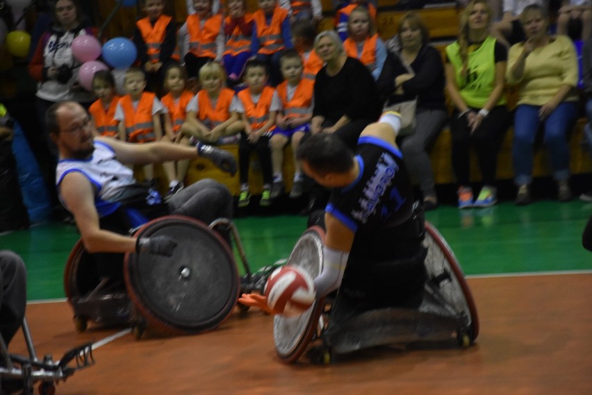 Paraolimpiada w Hali Polonia. Rugby na wózkach ZDJĘCIA