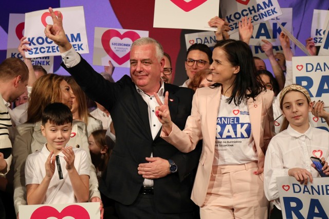 Daniel Rak wraz z posłanką Renatą Rak na konwencji wyborczej
