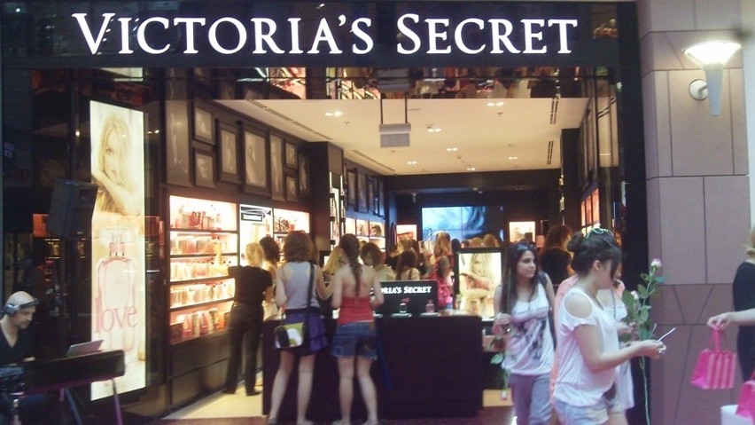 Victoria's Secret otworzyło nowy sklep w Złotych Tarasach [ZDJĘCIA]