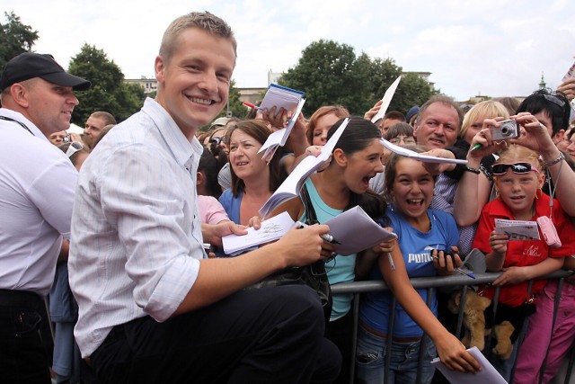 Rafał Mroczek zagra w Reprezentacji Artystów Polskich.