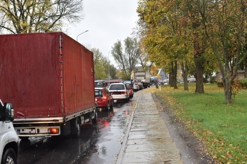 W Krośnie Odrzańskim często tworzą się korki. Wystarczą...