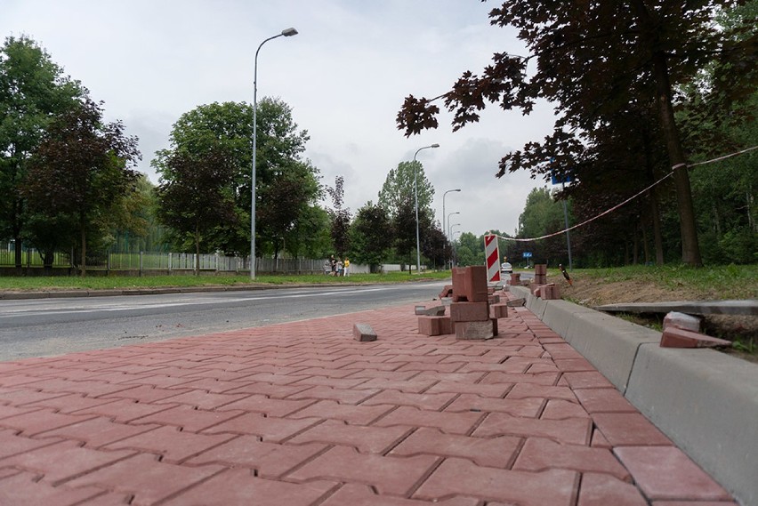 Nowy chodnik w Jastrzębiu, remont w rejonie skrzyżowania...