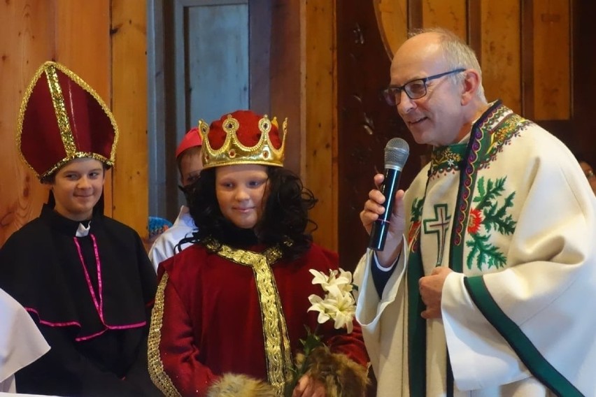 Kościelisko. I Korowód Wszystkich świętych prowadził św. Kazimierz Królewicz, patron parafii [ZDJĘCIA]