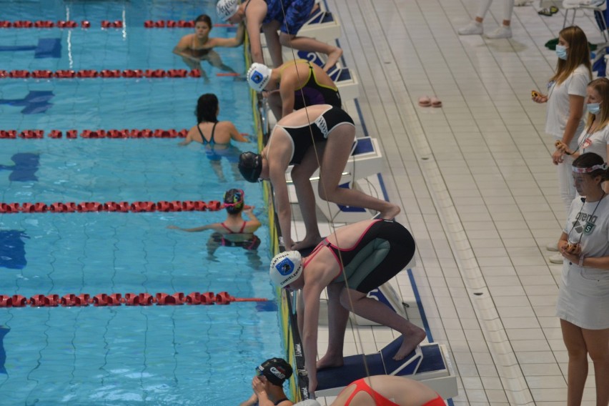 31 medali i 48 rekordów życiowych kartuskich pływaków na zawodach w Szczecinie