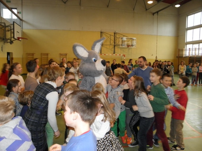 Akcja "Z zajączkiem do dzieci 2015" w gminie Smonino