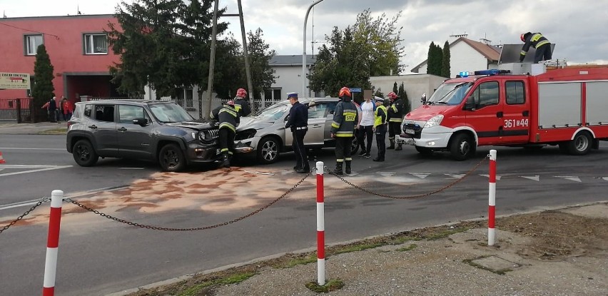 Wypadek na skrzyżowaniu ulic Wiejska - Zbiegniewskiej we Włocławku [zdjęcia]