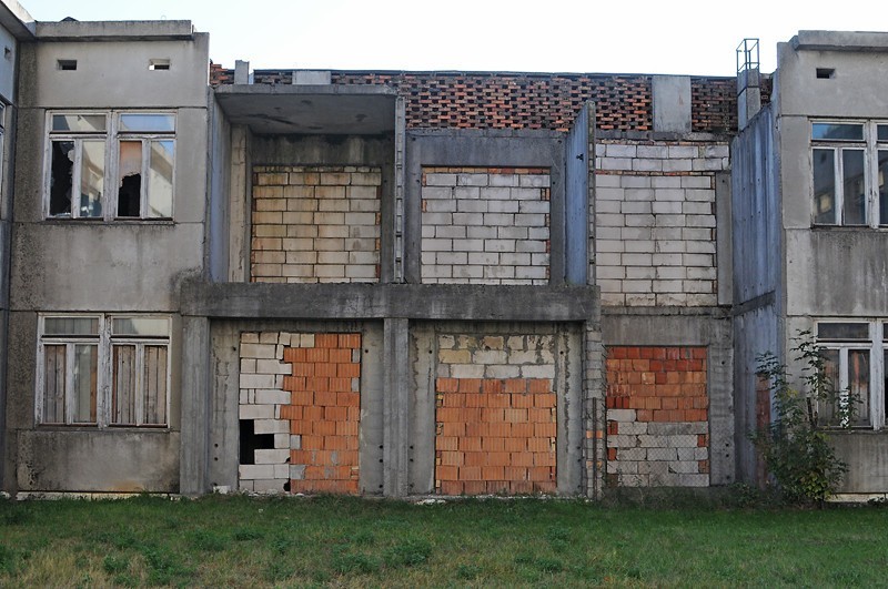 Budowa szkoły rozpoczęła się w 1987 roku. Po sześciu latach...