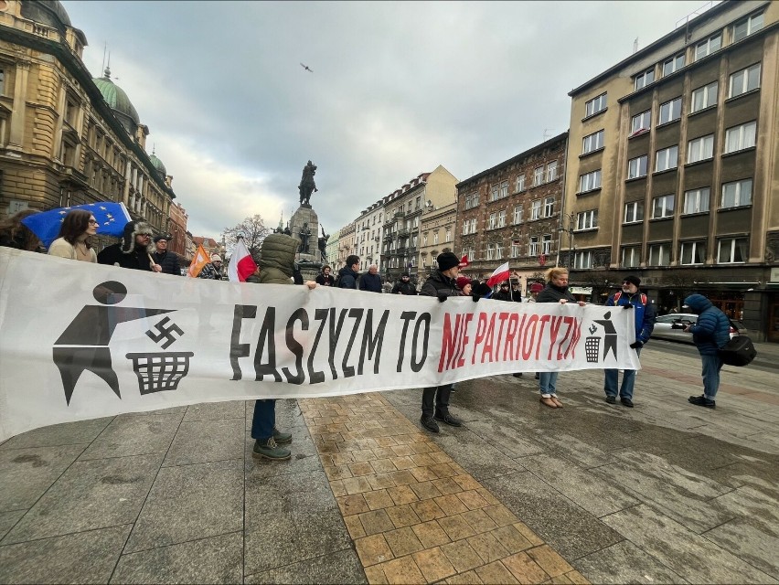 "Faszyzm to nie patriotyzm". Komitet Obrony Demokracji po raz siódmy zorganizował marsz antyfaszystowski