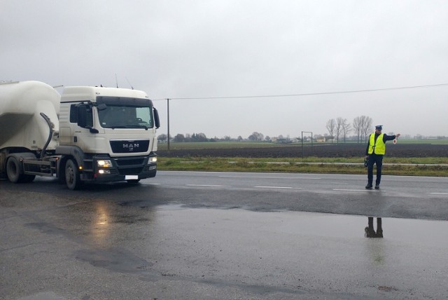 Każdy kierowca zatrzymany przez radziejowskich policjantów był poddany badaniu na stan trzeźwości. Sprawdzono 36 pojazdów