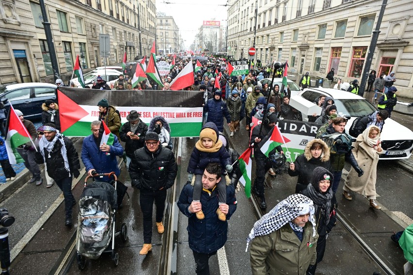 Demonstracja "Ani jednej bomby więcej - wolna Palestyna" w...