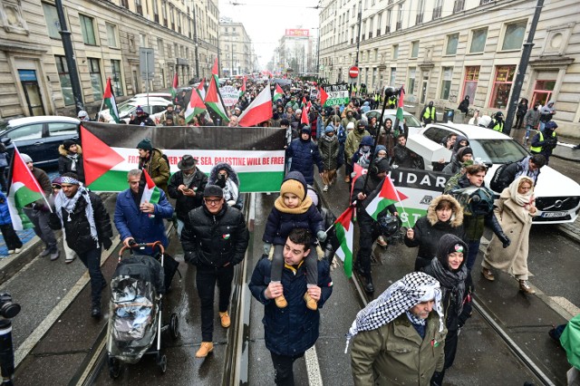 Demonstracja "Ani jednej bomby więcej - wolna Palestyna" w Warszawie