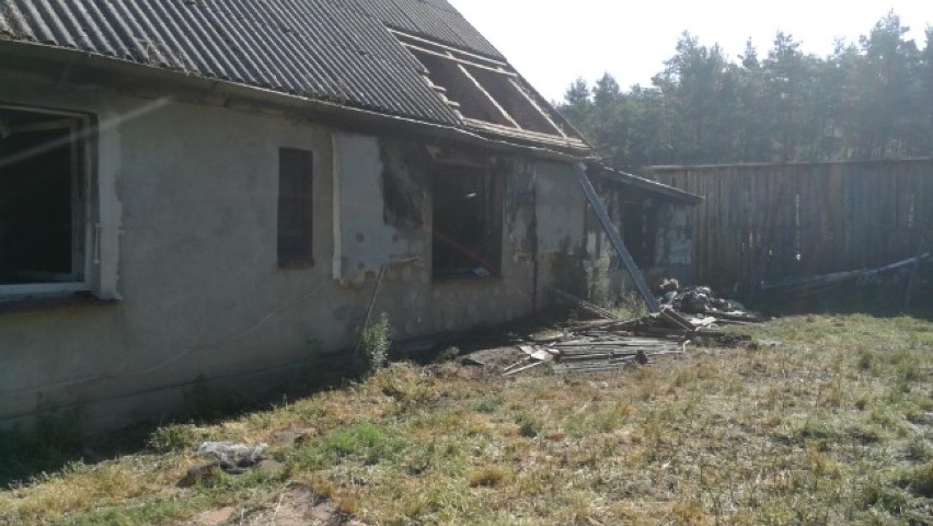 Pożar domu w Osowie Leśnym. Pomóżmy pogorzelcom! W ciągu kilku minut stracili dorobek całego życia! Trwa internetowa zbiórka