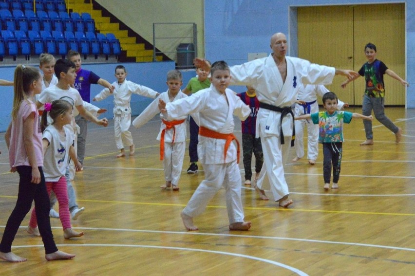 Z energią ruszyła Zimowa Akademia Karate. Dzieci, młodzież i...