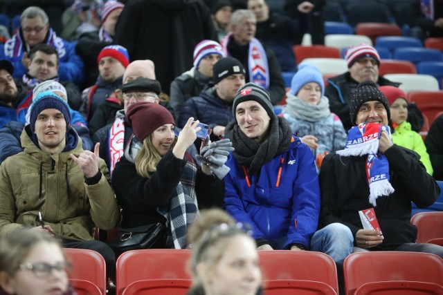 Mecz Górnik Zabrze - Cracovia oglądało prawie 9 tysięcy kibiców. 

Zobacz kolejne zdjęcia. Przesuwaj zdjęcia w prawo - naciśnij strzałkę lub przycisk NASTĘPNE