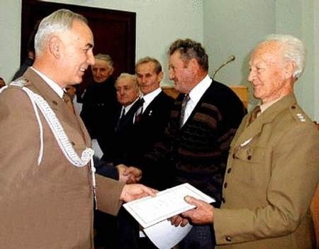 Wśród uhonorowanych znalazł się burmistrz Gorlic Józef Abram. Fot. Stanisław ŚMIERCIAK