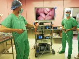 Szpital w Jastrzębiu kupił superlaparoskop. Lekarz ogląda operację na żywo w technologii… 3D. Zobaczcie zdjęcia