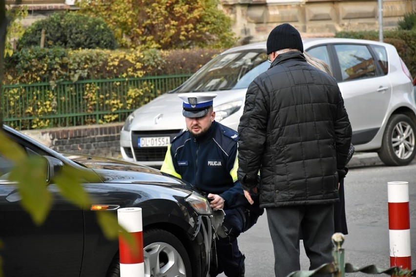 Wypadek na ulicy Hutników w Legnicy [ZDJĘCIA]