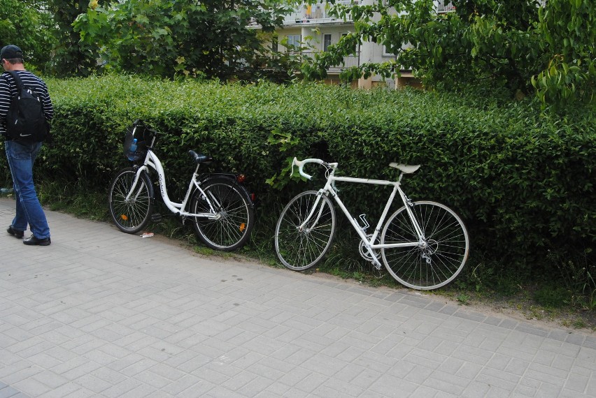 Cykliści zderzyli się na ścieżce rowerowej w Sieradzu [ZDJĘCIA]