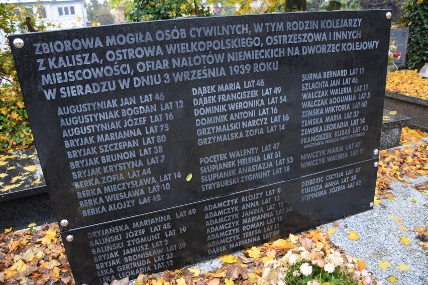 Mogiła cywilnych ofiar niemieckich nalotów przeprowadzonych w 1939 roku została odnowiona w Sieradzu