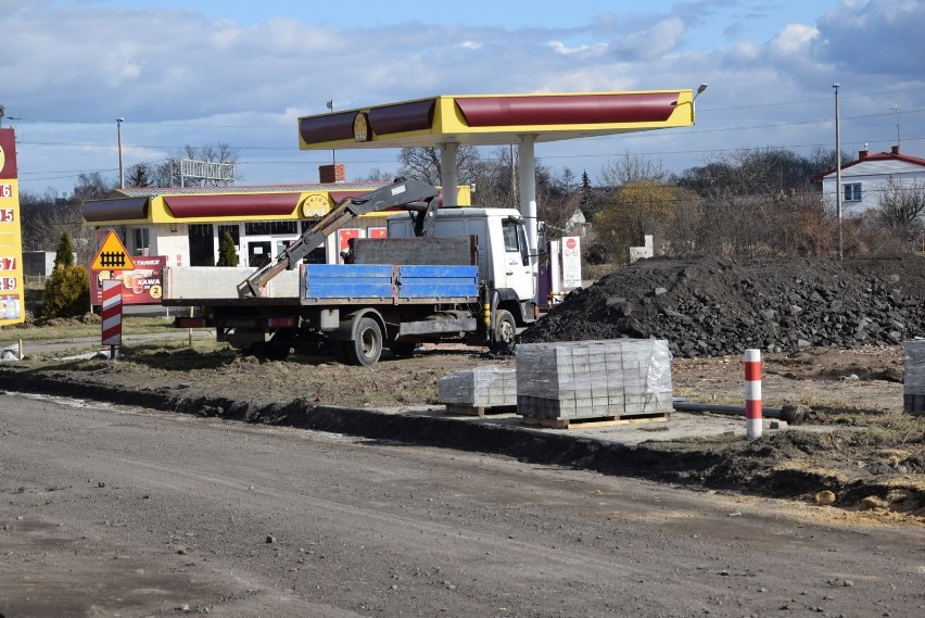 Ulica Zwierzyniecka bez asfaltu. Utrudnienia też na Kozietulskiego [ZDJĘCIA]