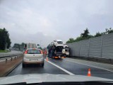 Stłuczka z udziałem ciężarówki przewożącej auta na DK1 w Czechowicach-Dziedzicach 