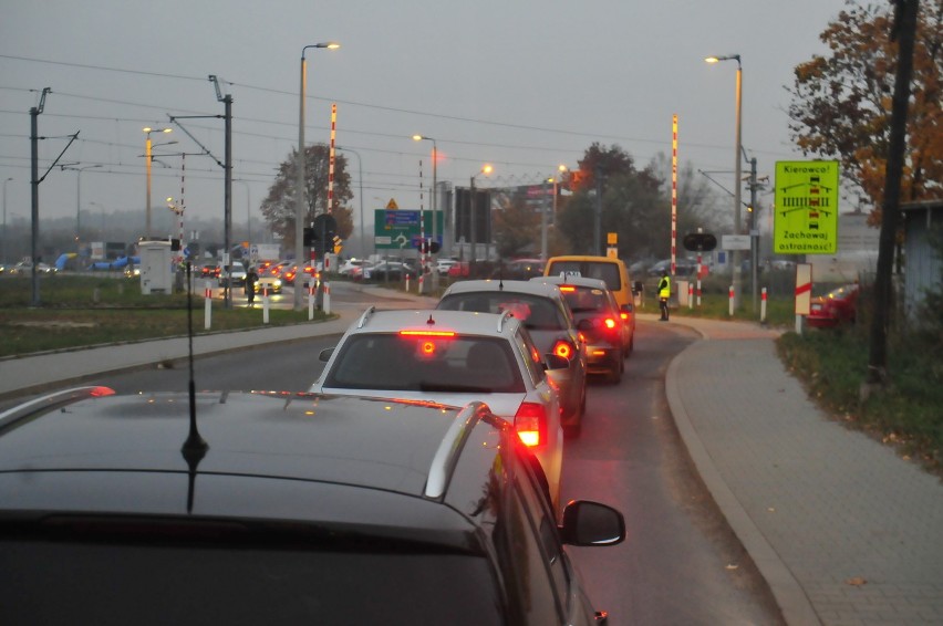 Balice. Protest na lotnisku przeciwko nocnym lotom