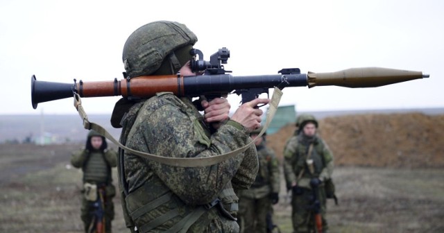 Ukraińcy szykują się do długiej wojny. Doradca szefa MSZ Ukrainy informuje, że Rosjanie rozpoczęli "trzecią fazę" agresji.