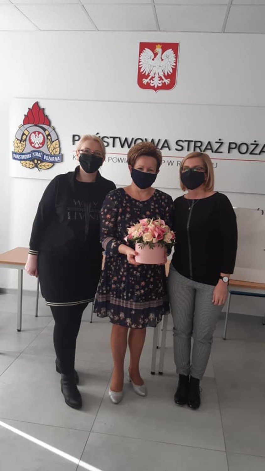 Uroczyste pożegnanie wieloletniej pracownicy KP PSP w Radomsku. Pani Krysia była niezastąpiona