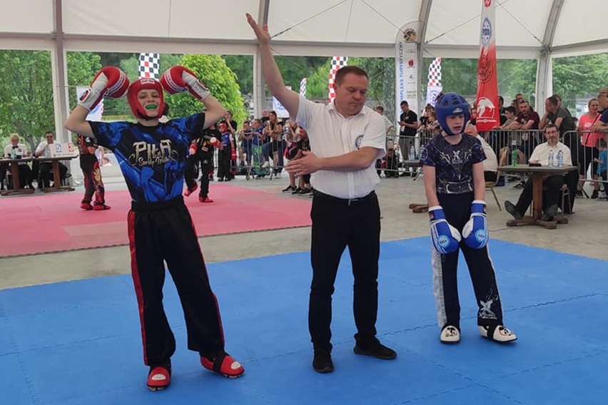 Kickboxing. Medale pilskich zawodników w Mistrzostwach Polski Kadetów w formule light contact