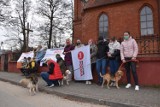 Po aferze z Waldemarem B. zorganizowano protest przed parafią w Rekownicy [ZDJĘCIA]