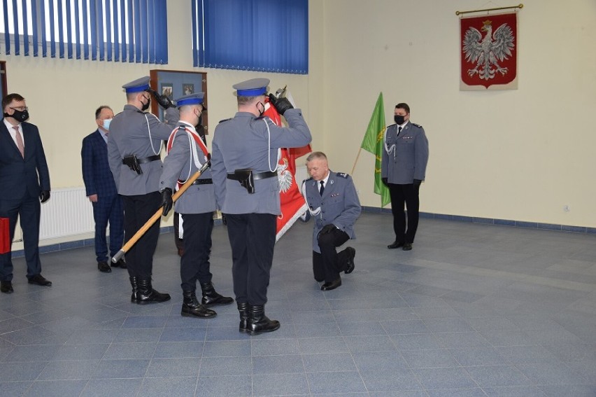 Komendant Powiatowy Policji w Kutnie po 30 latach żegna się z policyjnym mundurem