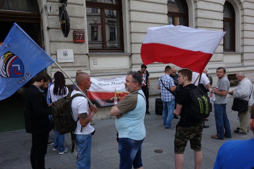 Pikieta przed konsulatem Ukrainy w Łodzi [ZDJĘCIA]