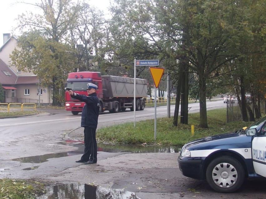 Policjanci w Inowrocławiu kontrolowali kierowców. W osiem godzin wystawili 51 mandatów 