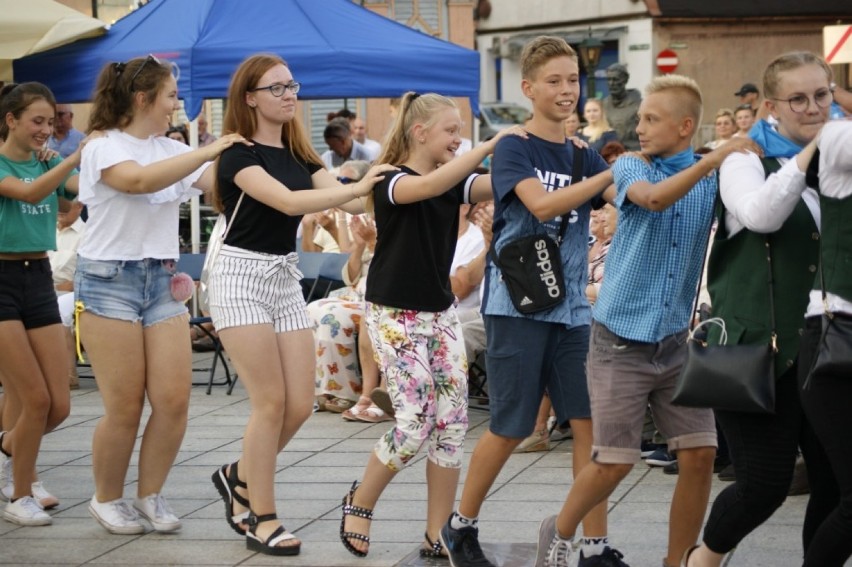 Gronalia 2018: Tak publiczność bawiła się podczas koncertu Seniorów Grodziskiej Orkiestry Dętej! [GALERIA ZDJĘĆ]