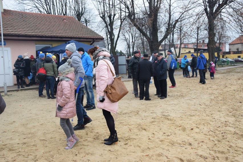 Finał WOŚP w Krzywiniu rozpoczął się od kąpieli morsów [FOTO]