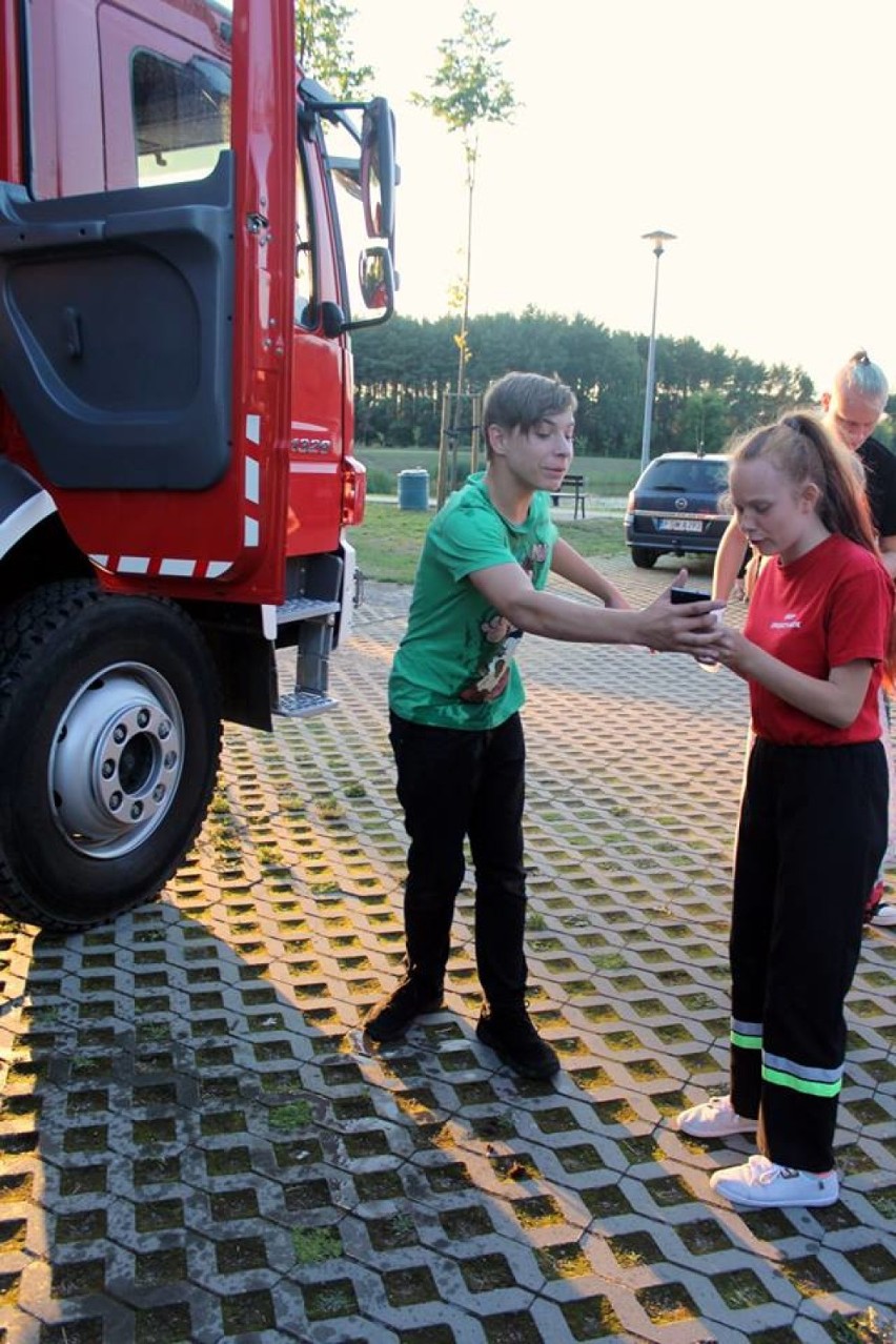 Szkolenie Dziecięcej Drużyny Pożarniczej  i Młodzieżowej Drużyny Pożarniczej przy Jeziorku Koźlarskim